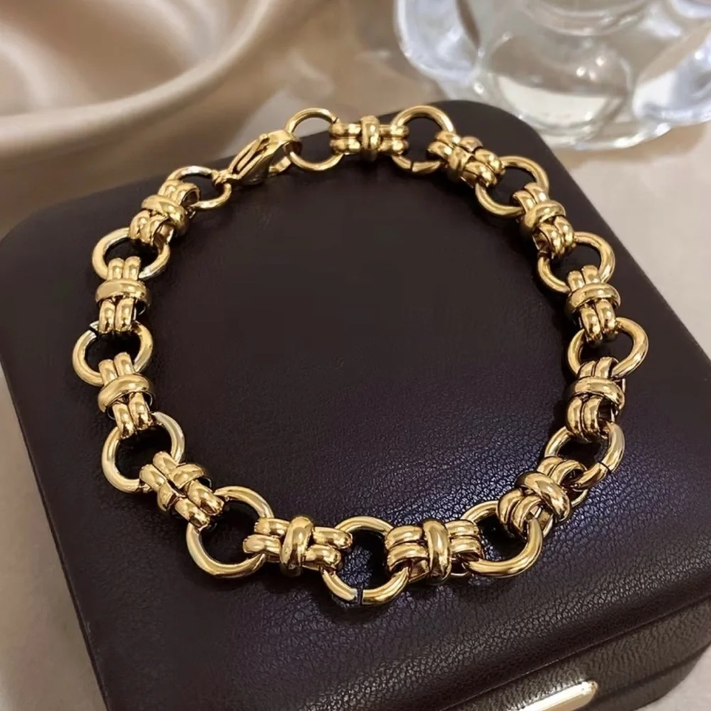 🔥TRENDY🔥 CUBAN LINK 18KT Gold Plated Bracelet